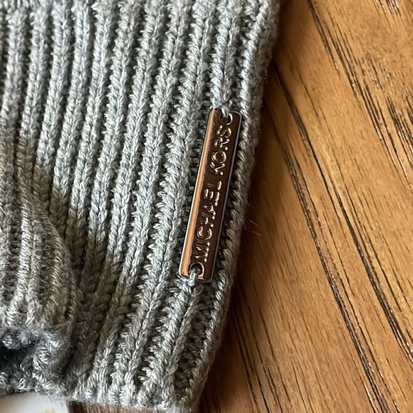 Michael Kors Tech Gloves Grey NWT - Picture 2 of 6